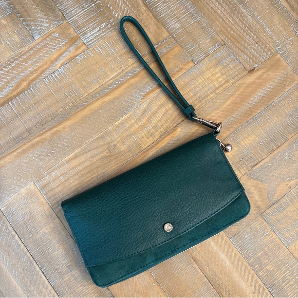 LC Lauren Conrad Handbags - LC Lauren Conrad Sade RFID-Blocking Wallet Hunter Forest Green Wristlet